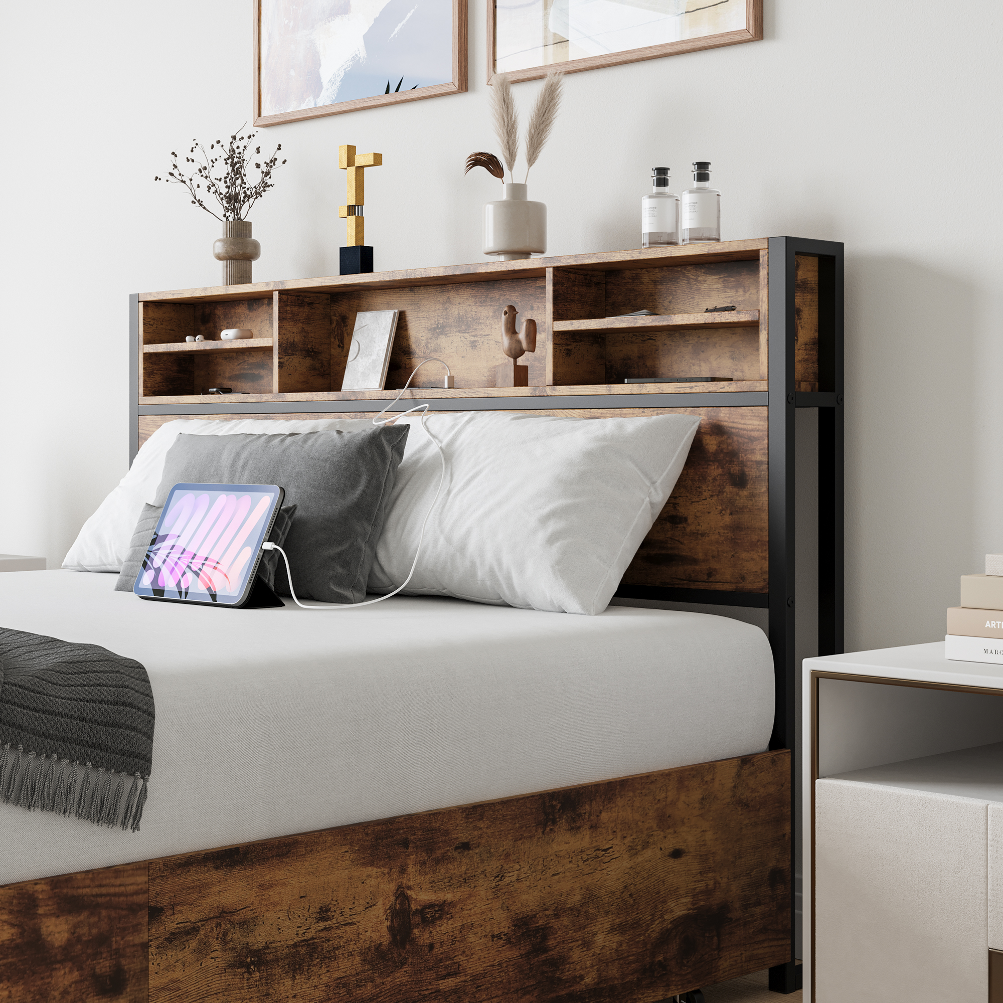 Solid Queen Size Platform Bed with 4 Drawers
