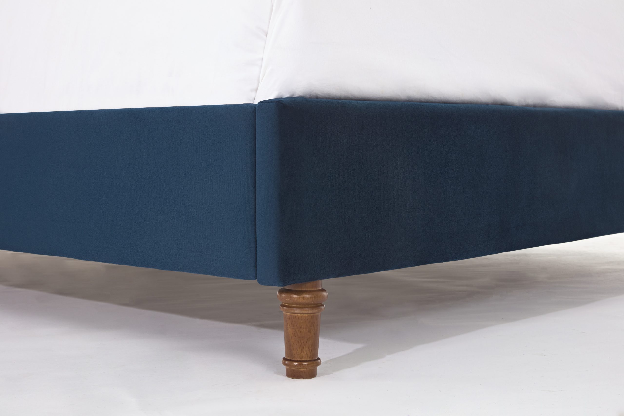 Peyton Upholstered Queen Bed