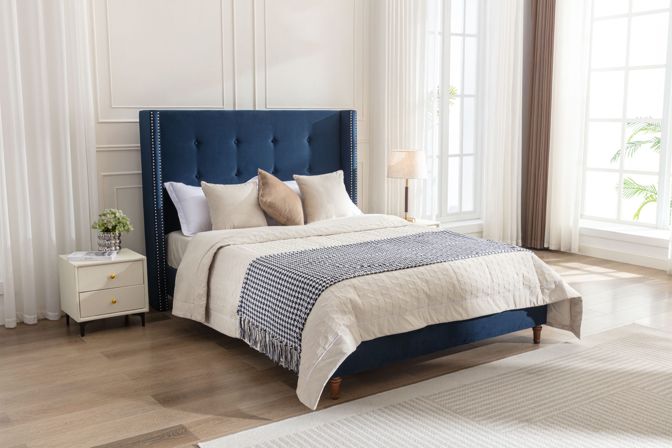Peyton Upholstered Queen Bed
