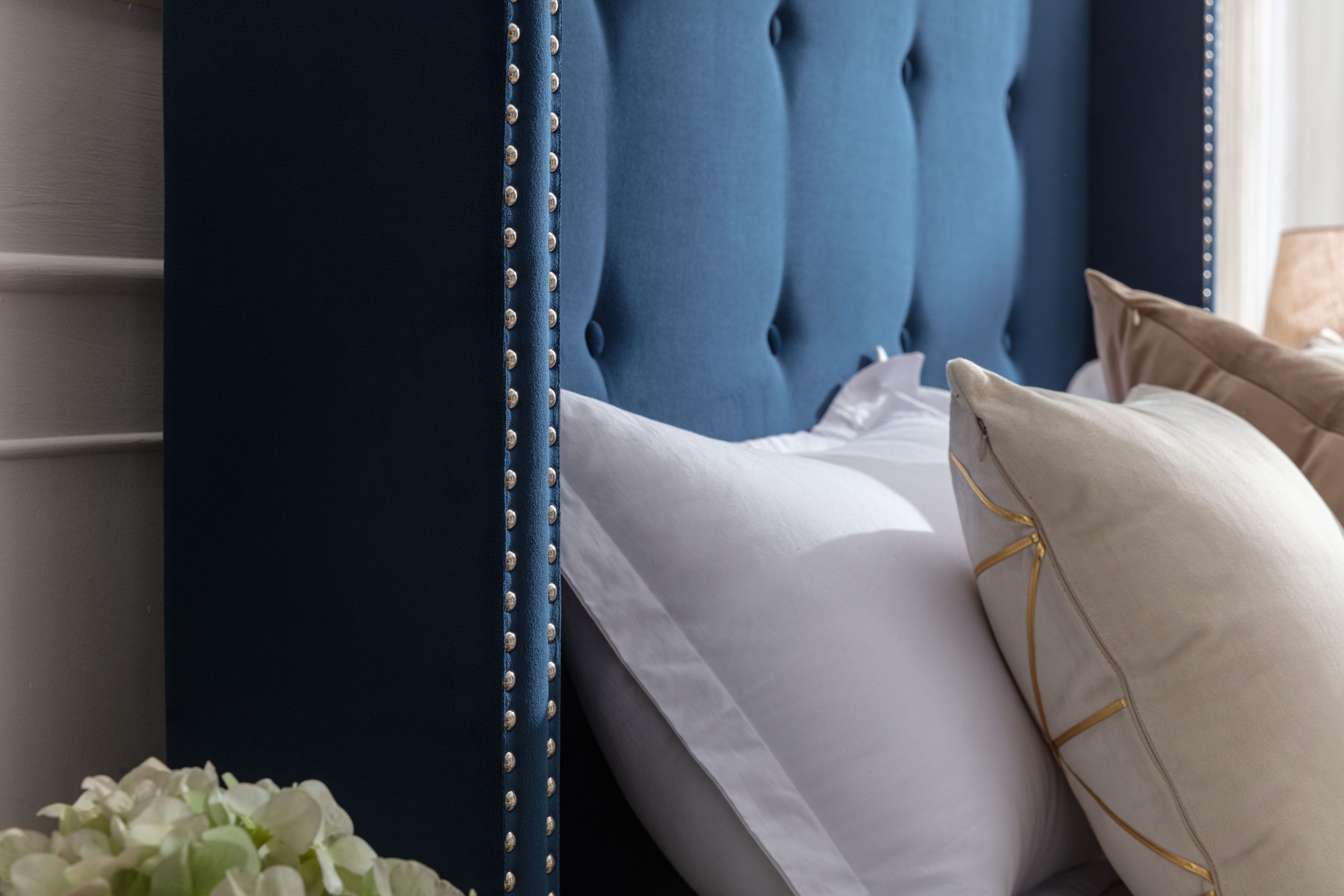 Peyton Upholstered Queen Bed