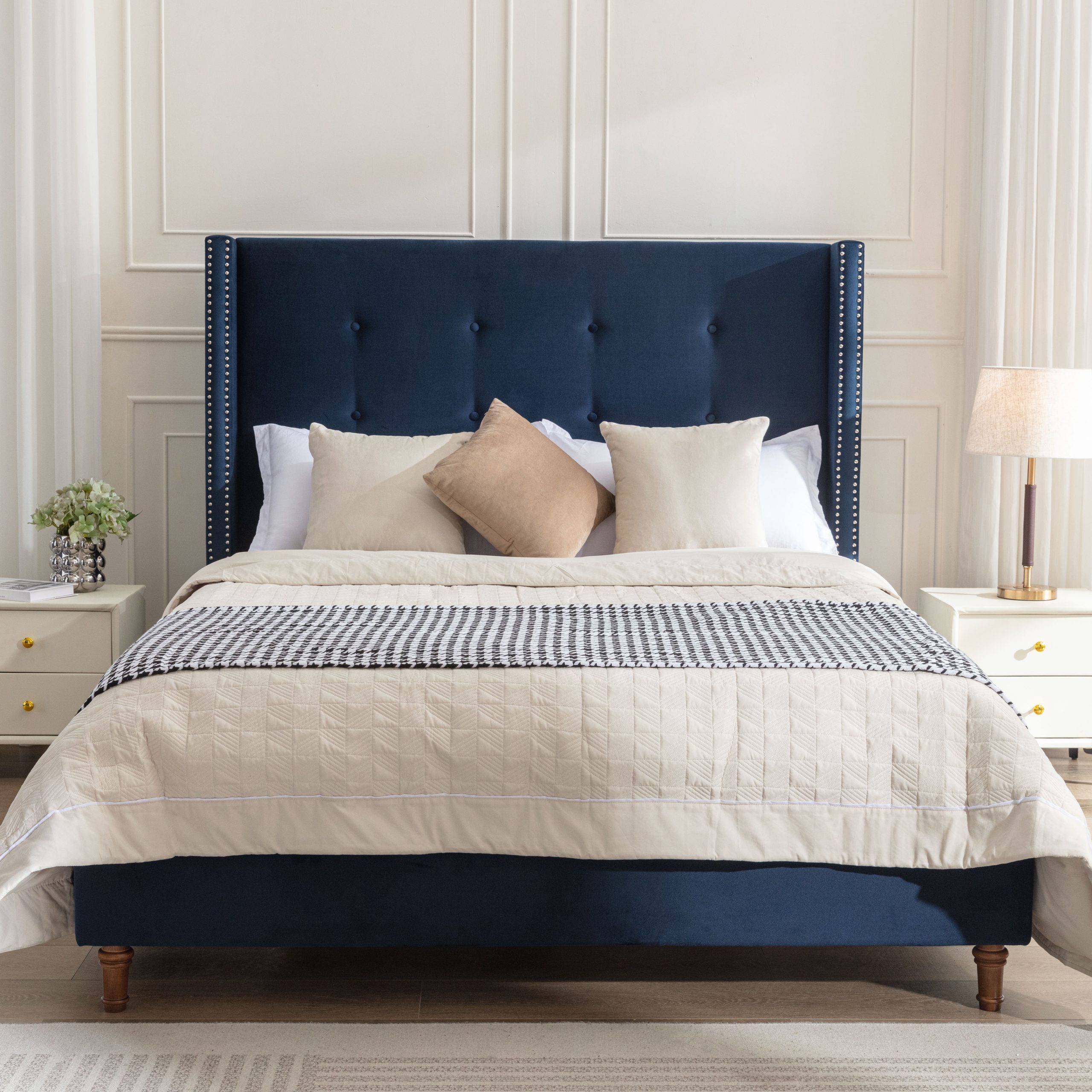Peyton Upholstered Queen Bed