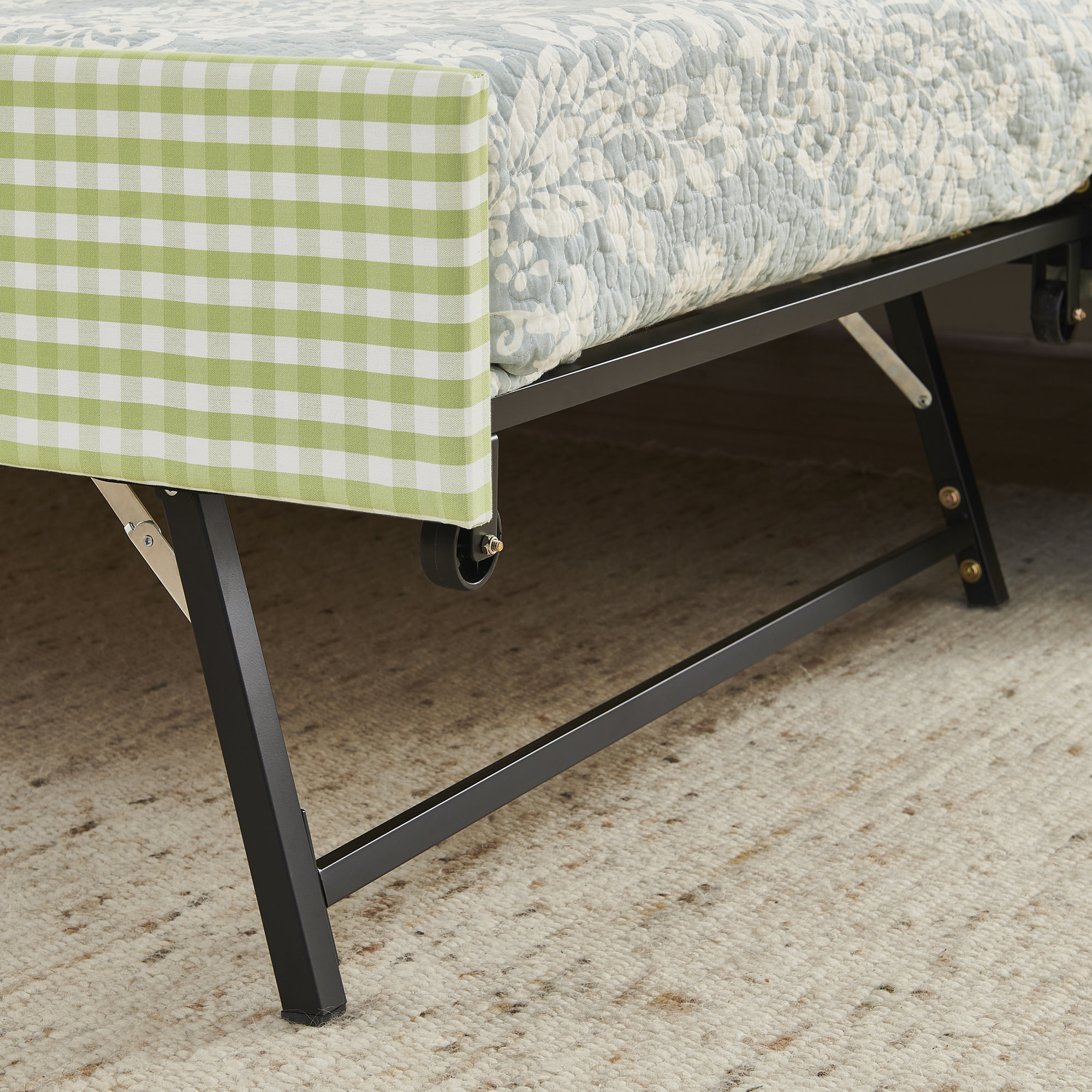 Twin‑Size Daybed with Pull‑Out Trundle