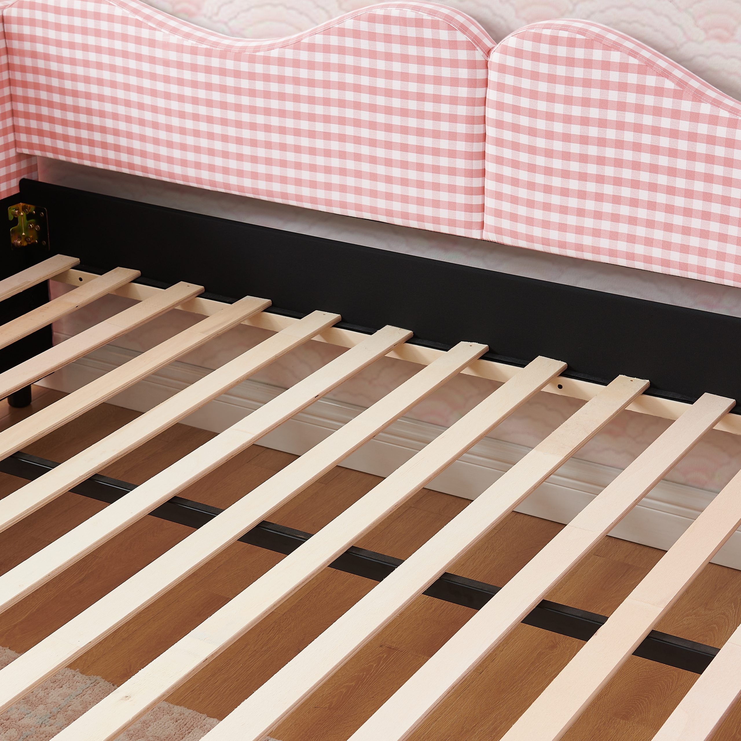 Gingham Upholstered Full Size Daybed